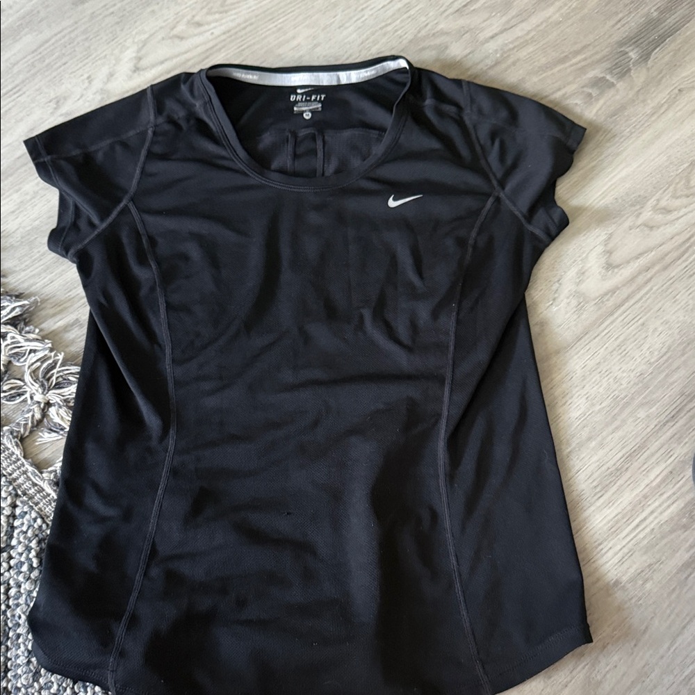 Nike Women's Black Short Sleeve Tee